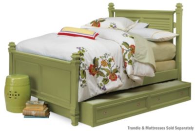 Full Poster Bed