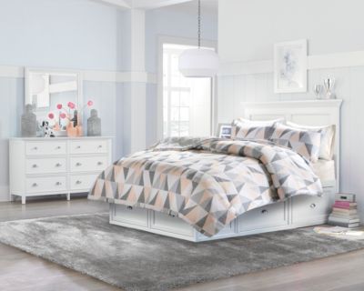 Abbott-White-Youth-Collection