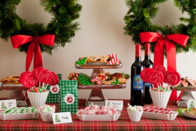 Entertain Your Holiday Guests with These Personalized Party Touches