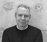 Black and white picture of Sir David Chipperfield