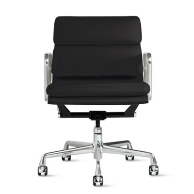 Eames® Soft Pad Management Chair