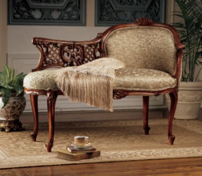 Madame Claudine&rsquo;s Mahogany Chaise Lounge