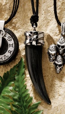 Mystic Realm: Dragon&rsquo;s Talon Necklace