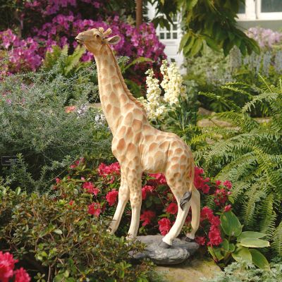 Gerard the Giraffe Sculpture