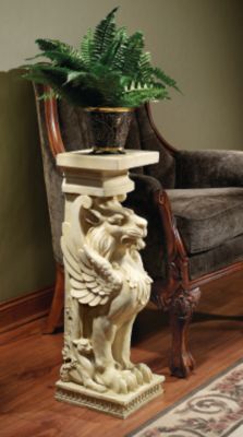 Trapezophoron Sculptural Winged Lion Pedestal