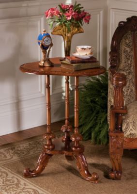 Sir Goodwin&rsquo;s Trefoil Side Table
