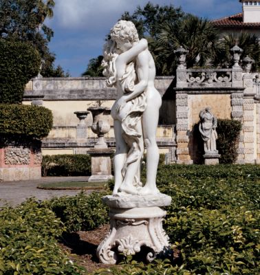 La Passion Grande Sculpture
