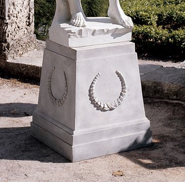 Grande Laurel Sculptural Plinth Base