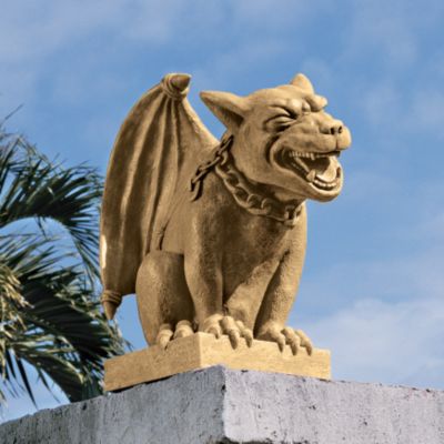 ©"The Winking Gargoyle of Heideloff Castle"
