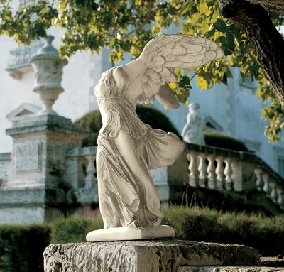 Nike of Samothrace Statue - Estate