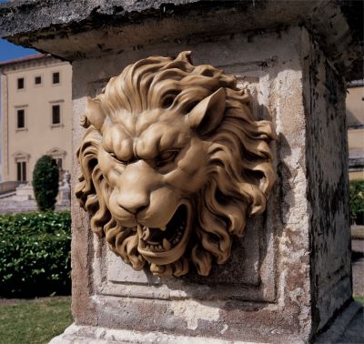 Buckingham Gate Lion Wall Sculpture