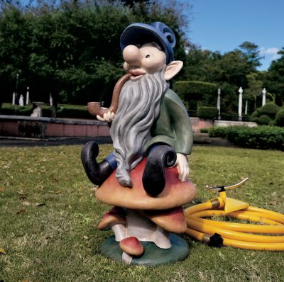 Grimm&rsquo;s Gnome of the Black Forest Statue