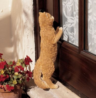 Clara, the Curious Cat Sculpture