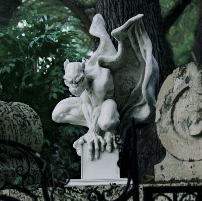 Draga the Gargoyle Vampire Statue (Medium Draga)