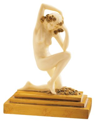 Palace du Trocadero Kneeling Statue