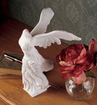 Nike of Samothrace Statue - Desktop