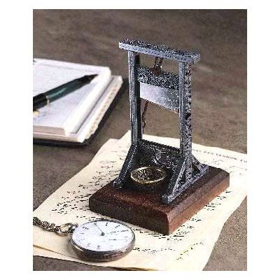 Desk-Sized Guillotine