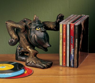 Gordie the Gorilla Helping Hand Sculpture
