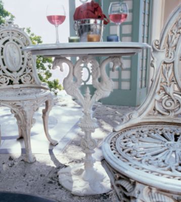 Regent&rsquo;s Park Dragon Bistro Table