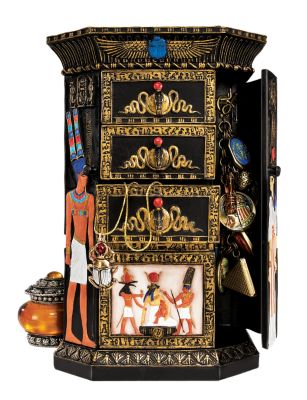Cleopatra&rsquo;s Sculptural Sacred Amulet Box