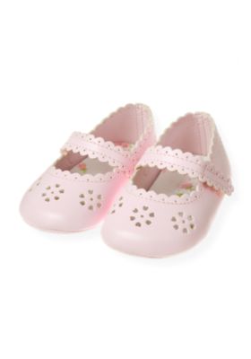 Eyelet Crib Shoe