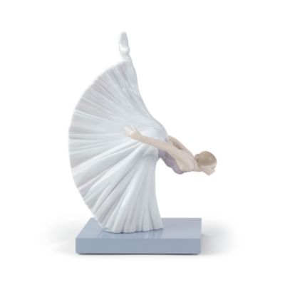 Lladro "Giselle" &mdash; Alt Image 3