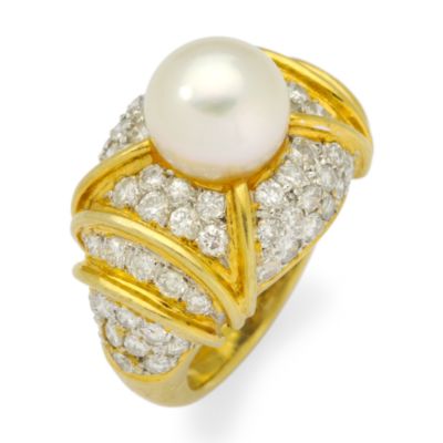 C. 1980 Vintage Cultured Pearl Ring With Pave Diamonds In 18kt Yellow Gold. Size 4.5 &mdash; Alt Image 2