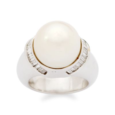 C. 1990 Vintage 13mm South Sea Pearl Ring With Diamonds in 18kt White Gold. Size 6.5 &mdash; Alt Image 1