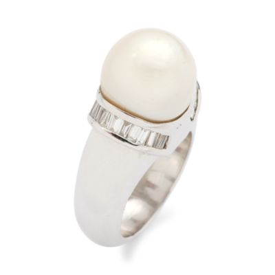 C. 1990 Vintage 13mm South Sea Pearl Ring With Diamonds in 18kt White Gold. Size 6.5 &mdash; Alt Image 2