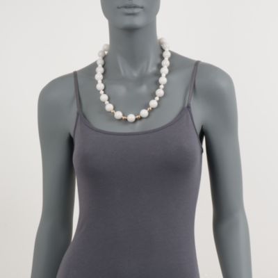 8mm and 16mm White Jade Bead Necklace in 14kt Yellow Gold. 20" &mdash; Alt Image 5