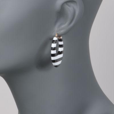 Black and White Agate Earrings in 14kt Yellow Gold &mdash; Alt Image 2