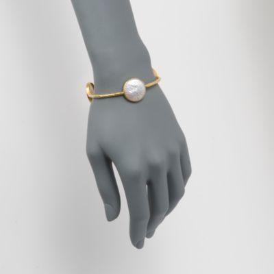 20mm Cultured Bezel-Set Pearl Bangle in 18kt Yellow Gold. 7" &mdash; Alt Image 2