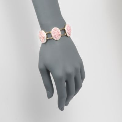 C.1970 Vintage Carved Shell Cherub Bracelet in 14kt Yellow Gold. 7.5" &mdash; Alt Image 2