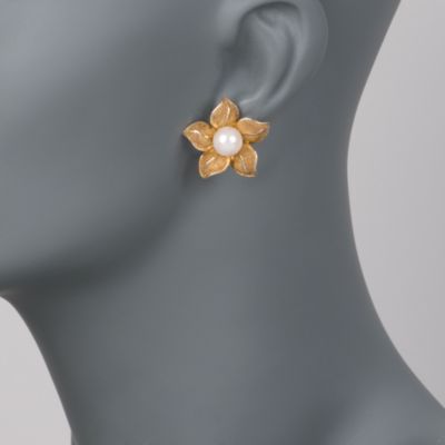 C. 1990 Vintage 8.5mm Cultured Pearl Earrings in 14kt Yellow Gold &mdash; Alt Image 2