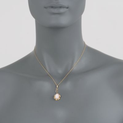 C. 1950 Vintage Agate and Pearl Cameo Pendant In 10kt and 14kt Yellow Gold &mdash; Alt Image 2