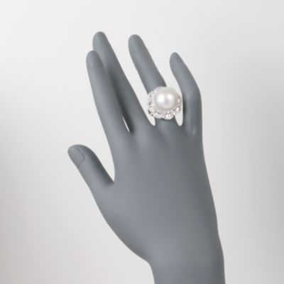 C. 1990 Vintage South Sea Pearl and Diamond Ring in 18kt White Gold. Size 6.5 &mdash; Alt Image 2