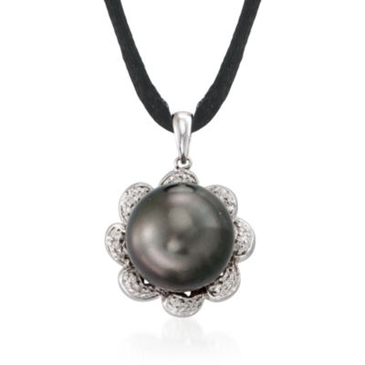 C. 1990 Vintage Black South Sea Pearl and Diamond Pendant Necklace in 18kt White Gold. 16" &mdash; Alt Image 1