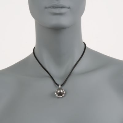 C. 1990 Vintage Black South Sea Pearl and Diamond Pendant Necklace in 18kt White Gold. 16" &mdash; Alt Image 2