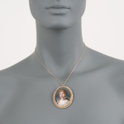 C. 1950 Vintage Woman's Portrait Pin Pendant With Cultured Pearls in 14kt Yellow Gold &mdash; Alt Image 2