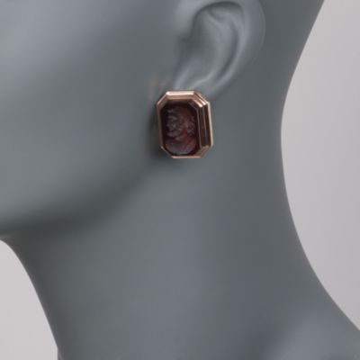 C. 1950 Vintage Carved Intaglio Carnelian Earrings in 14kt Yellow Gold &mdash; Alt Image 2