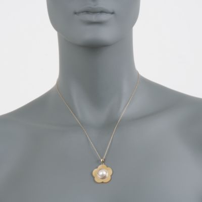 Yellow Mother-Of-Pearl and Cultured Mabe Pearl Flower Pendant Necklace in 14kt Yellow Gold. 18" &mdash; Alt Image 2