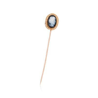 C. 1940 Vintage Black and White Carved Agate Cameo Pin in 14kt Yellow Gold  &mdash; Alt Image 1