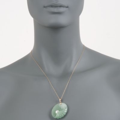 Green Jade Seashell and Cultured Pearl Pendant Necklace in 14kt Yellow Gold &mdash; Alt Image 4