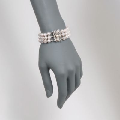C. 1950 Vintage 5-7mm 3-Row Cultured Pearl Bracelet With Diamond in 14kt White Gold. 7" &mdash; Alt Image 2
