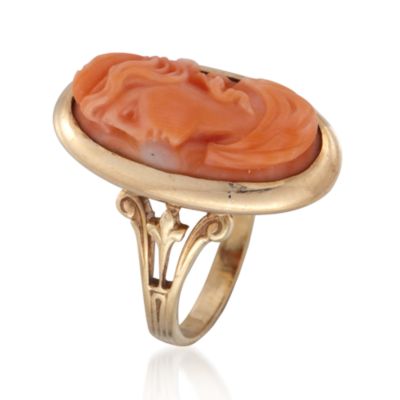 C. 1940 Vintage Carved Coral Cameo Ring in 10kt Yellow Gold. Size 7.75 &mdash; Alt Image 3