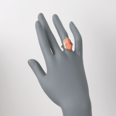 C. 1940 Vintage Carved Coral Cameo Ring in 10kt Yellow Gold. Size 7.75 &mdash; Alt Image 2