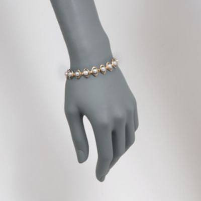 C. 1970 Vintage 6mm Cultured Pearl Bracelet in 14kt Yellow Gold. 7.5" &mdash; Alt Image 2