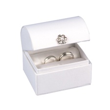 Satin Chest Ring Box