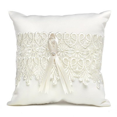 Sentimental Lace Ring Pillow