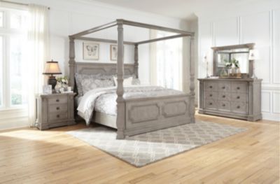 Versailles Queen Canopy Bed